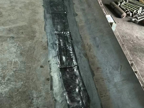 輸送帶縱向撕裂修補方法